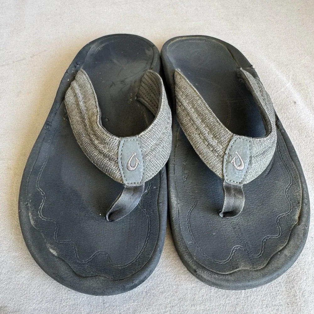 Size 13 - OluKai Hokua Mesh Flip Flops Gray Sandals Men's
